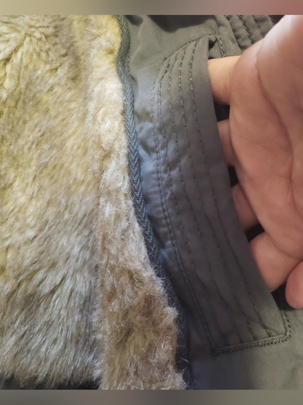 EUC Aritzia TNA Women's Platoon faux fur lined Hooded Utility Jacket - Gray - Picture 13 of 16